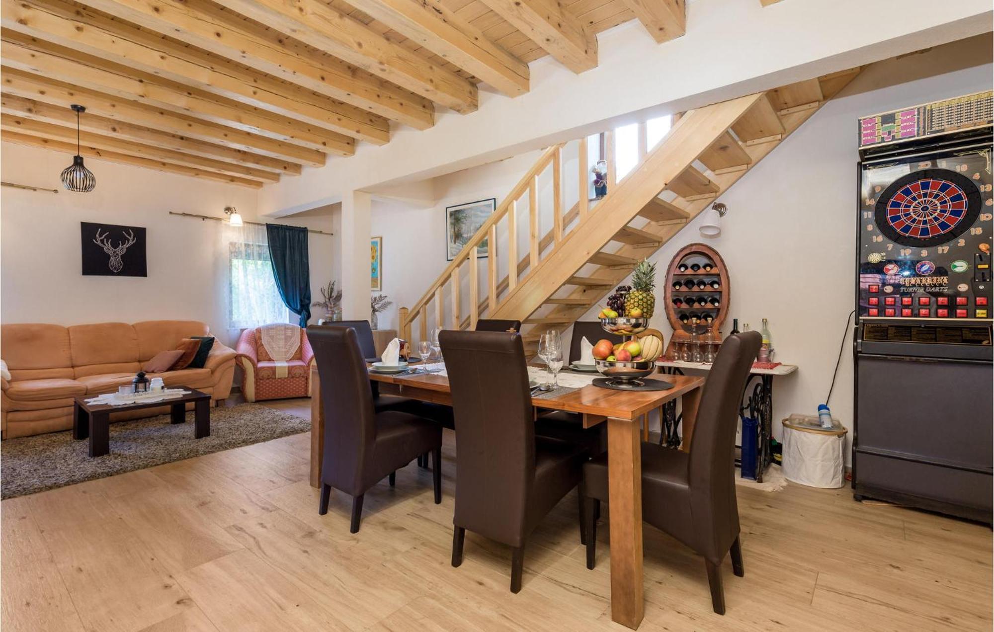 Amazing Home In Vrzici With Jacuzzi 外观 照片