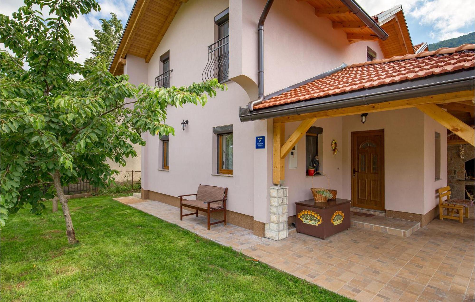 Amazing Home In Vrzici With Jacuzzi 外观 照片